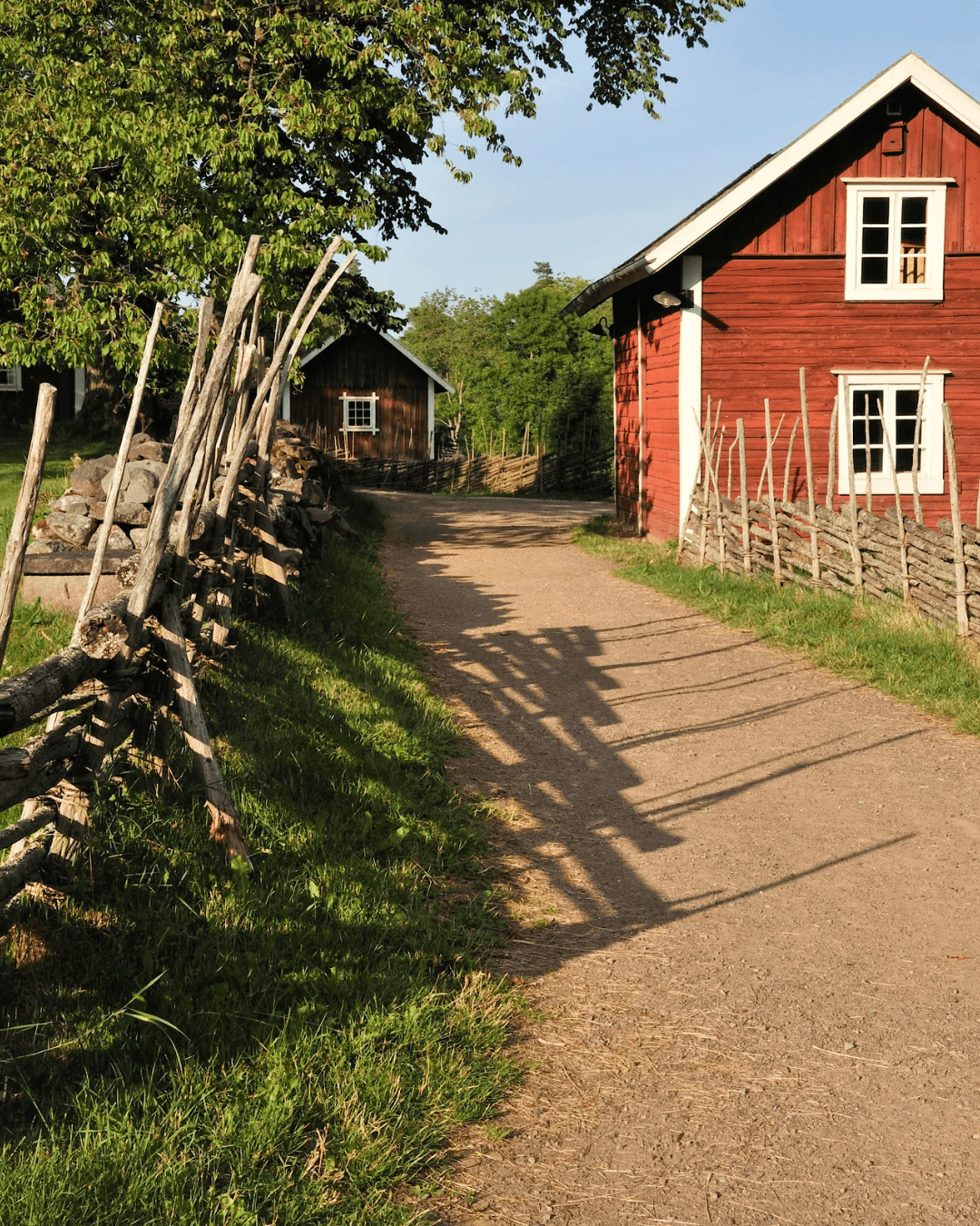 Schwedenhaus, Sonnenuntergang, Schwedenzaun