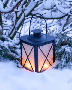 Garten-Laterne im Schnee